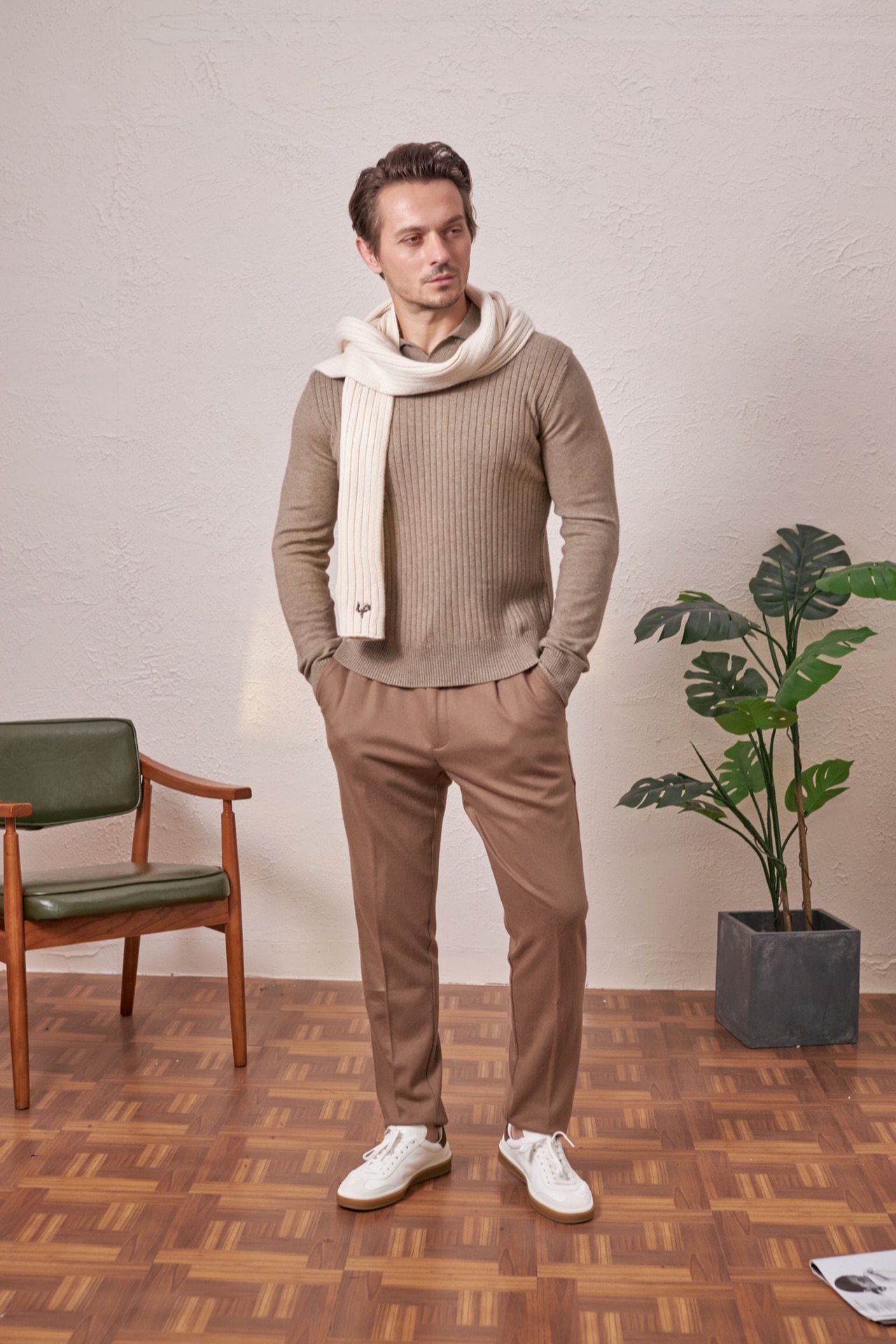 LORO PIANA Мужской свитер из кашемира с воротником в стиле поло LORO PIANA Мужской свитер из кашемира с воротником в стиле поло