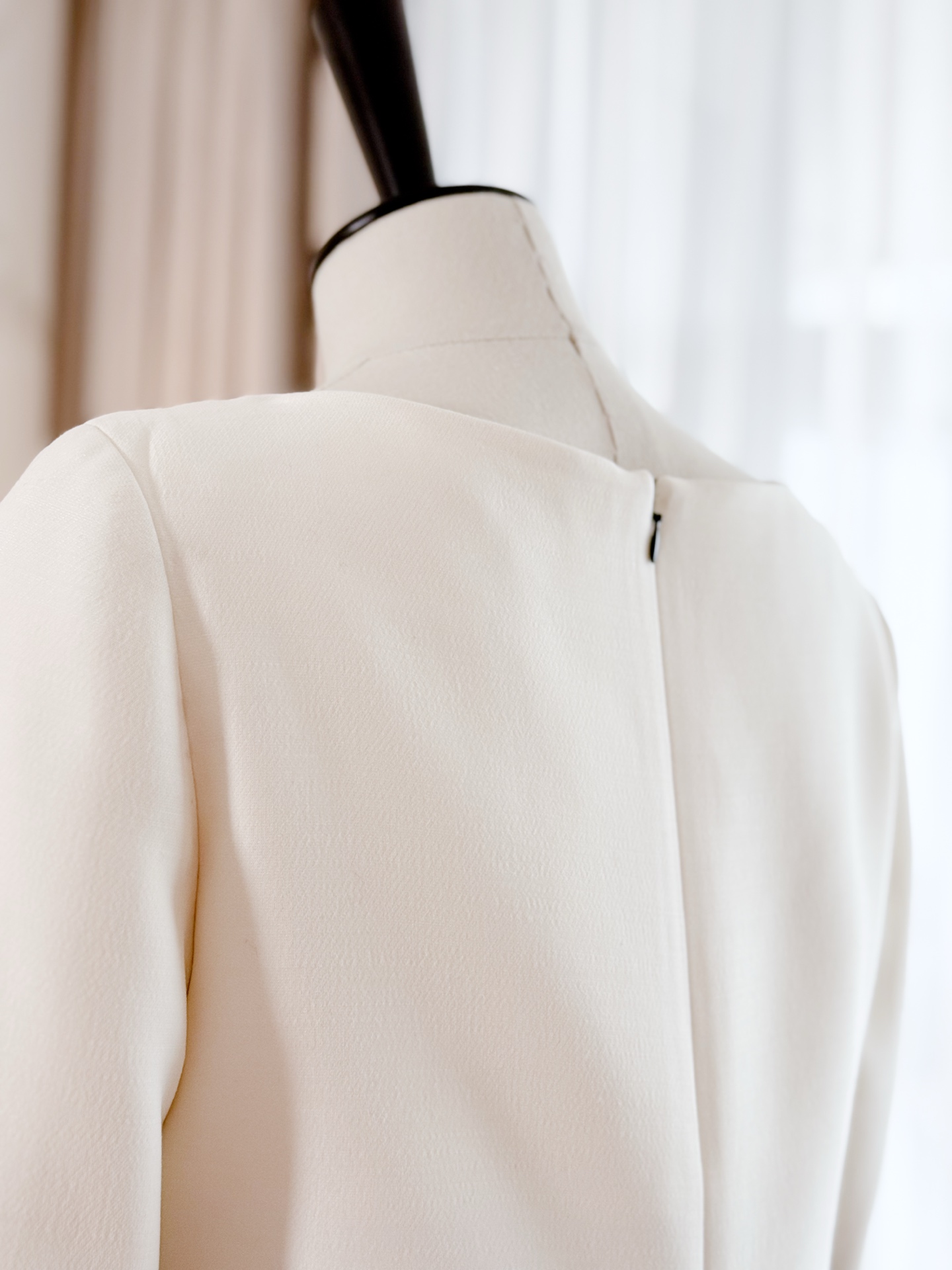 VALENTINO Женское шелковое платье VALENTINO Женское шелковое платье