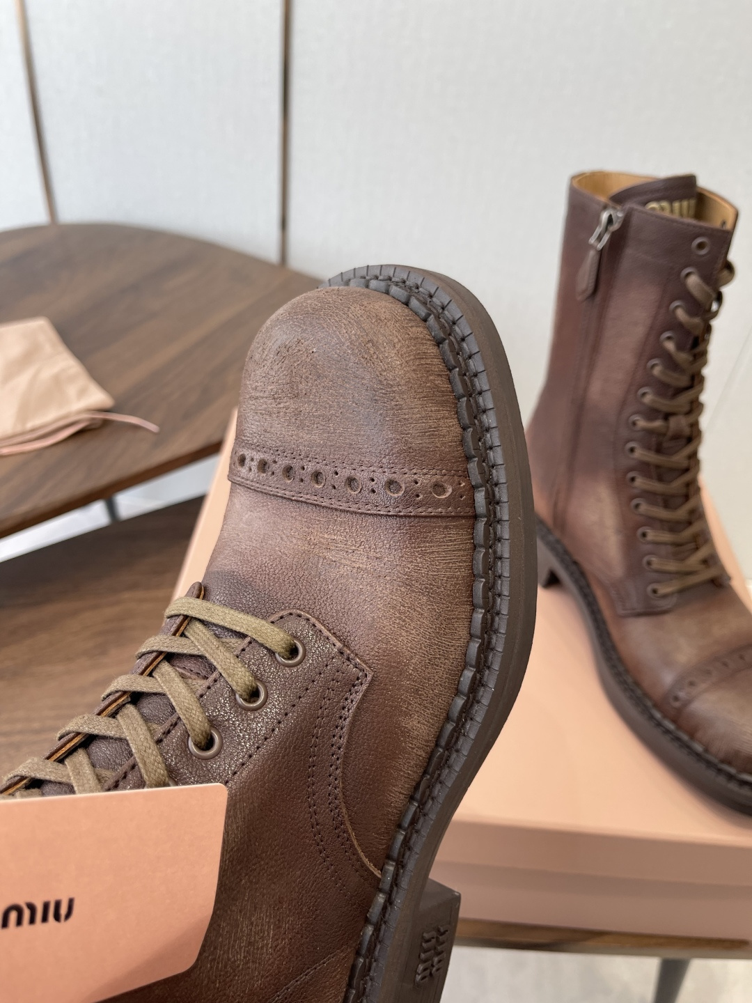 MIU MIU Женские ботинки из телячьей кожи 