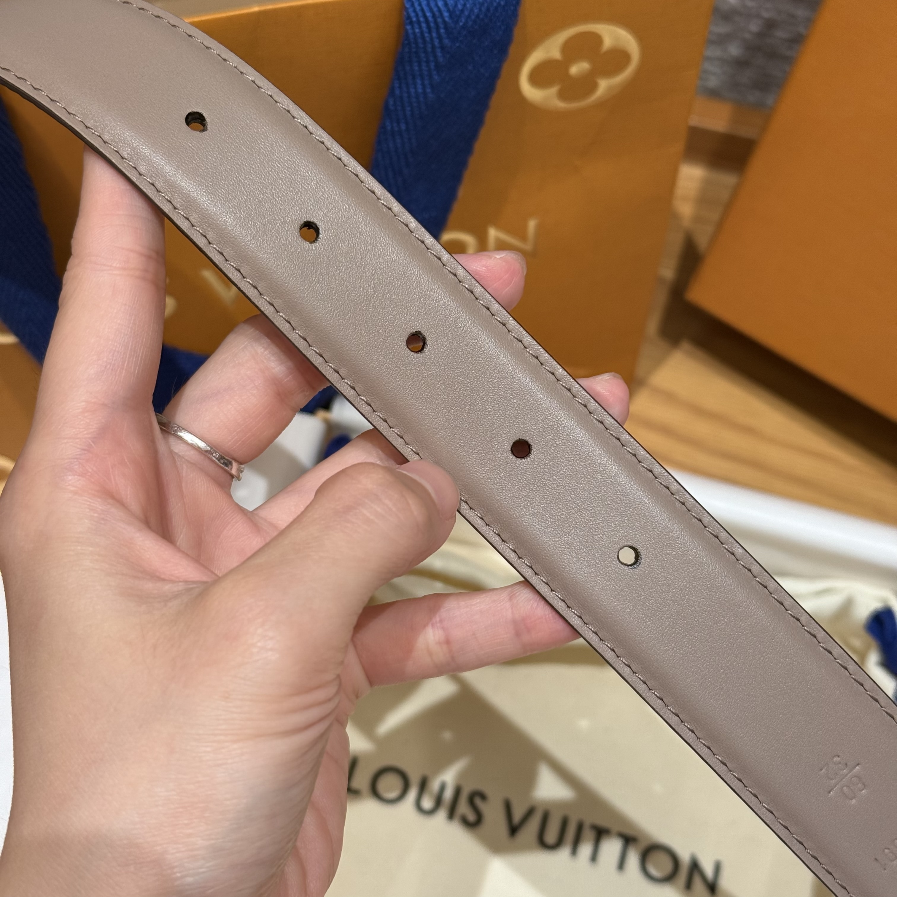 LOUIS VUITTON Женский ремень 