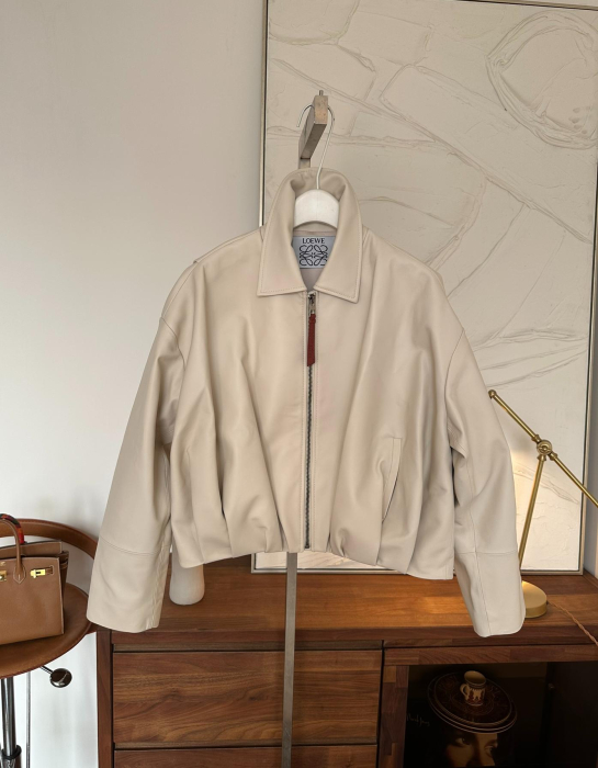 LOEWE Женская кожаная куртка