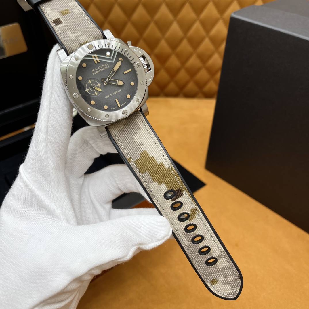 PANERAI Мужские часы Submersible Pam01518 44 мм PANERAI Мужские часы Submersible Pam01518 44 мм