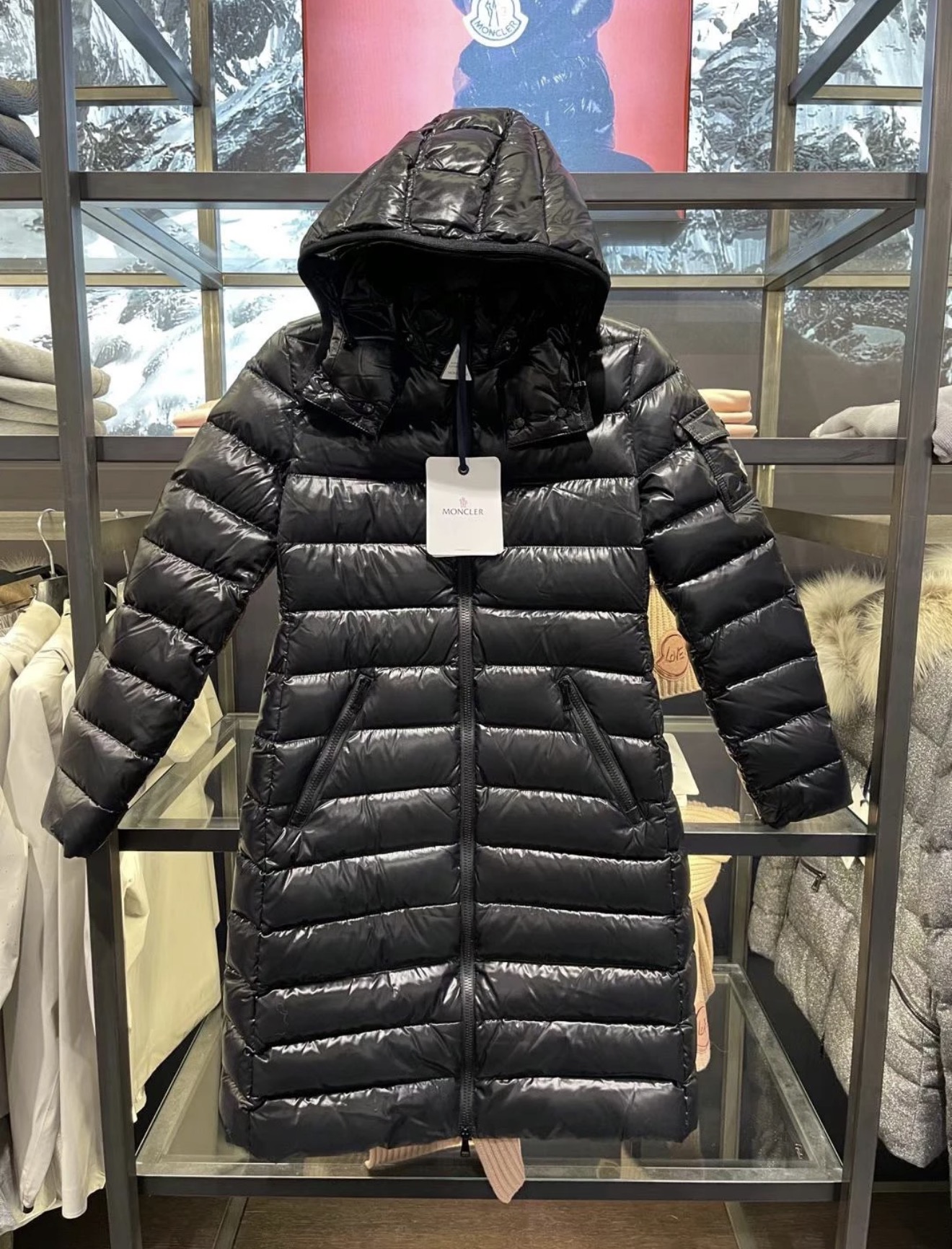 MONCLER Женский пуховик Moka MONCLER Женский пуховик Moka