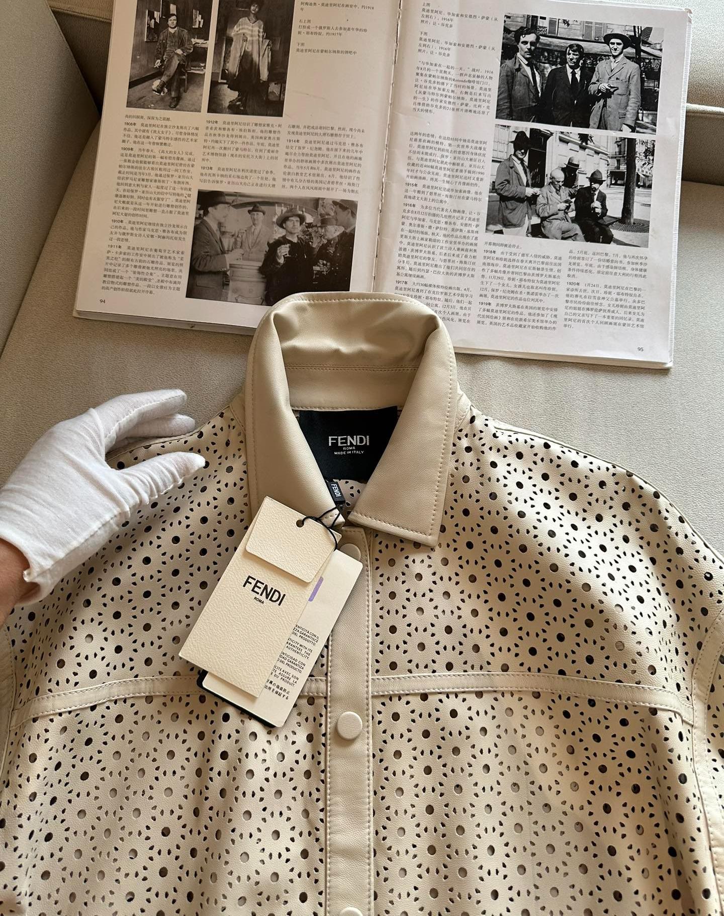 FENDI Женская кожаная куртка FENDI Женская кожаная куртка