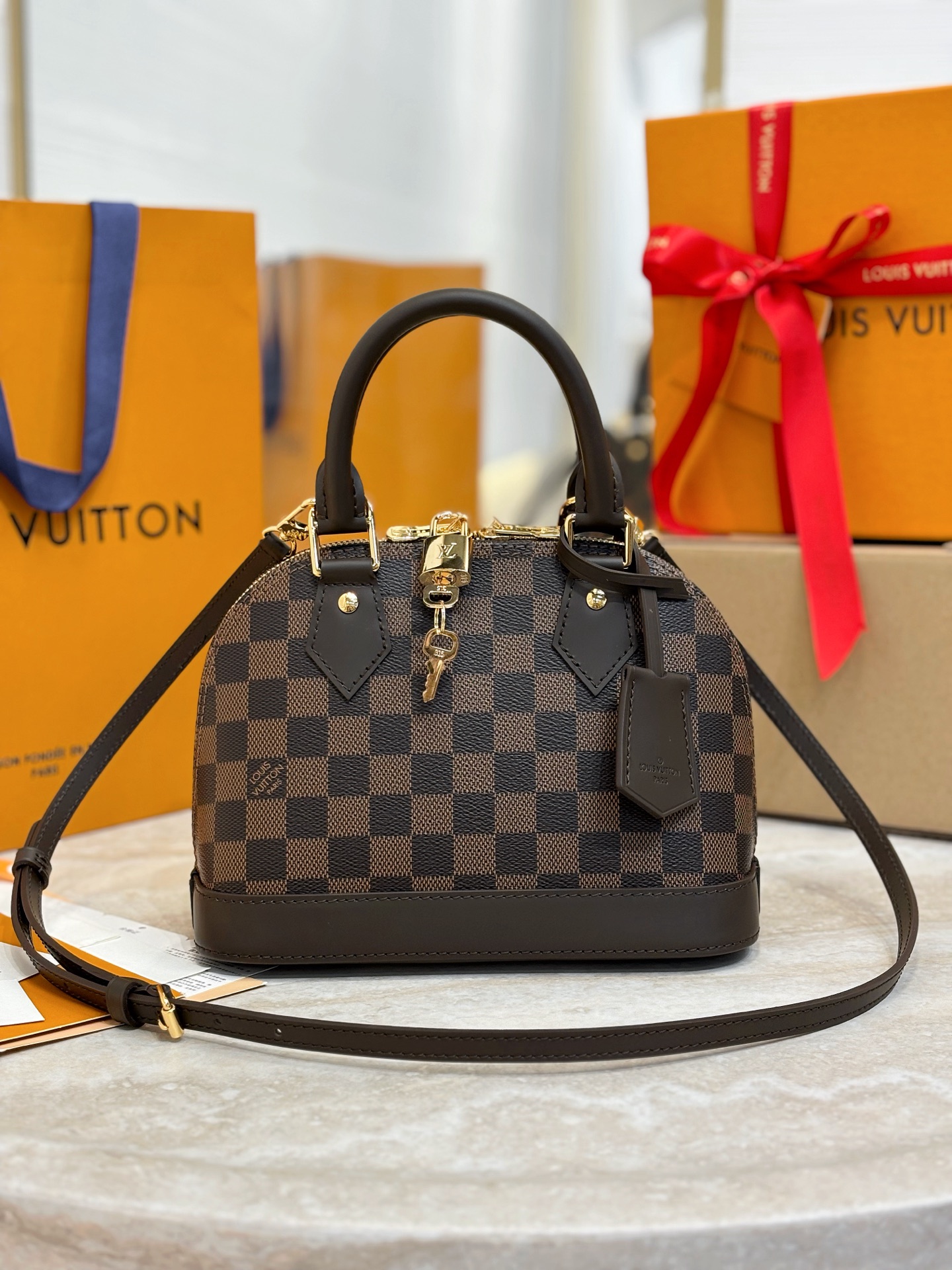 LOUIS VUITTON Женская сумка Alma BB N40606 LOUIS VUITTON Женская сумка Alma BB N40606