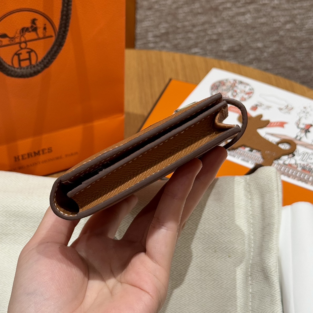 HERMES Кошелёк Bearn 17.5 см 37/Gold Epsom HERMES Кошелёк Bearn 17.5 см 37/Gold Epsom