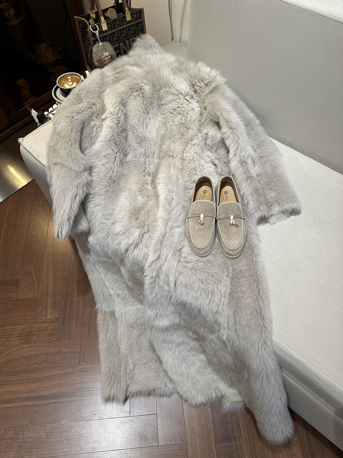 HERMES Женская шуба из овчины HERMES Женская шуба из овчины