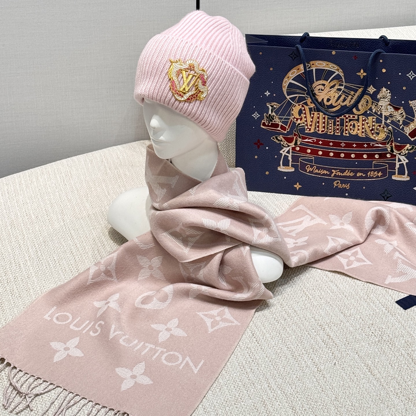 LOUIS VUITTON Женский шарф Monogram LOUIS VUITTON Женский шарф Monogram