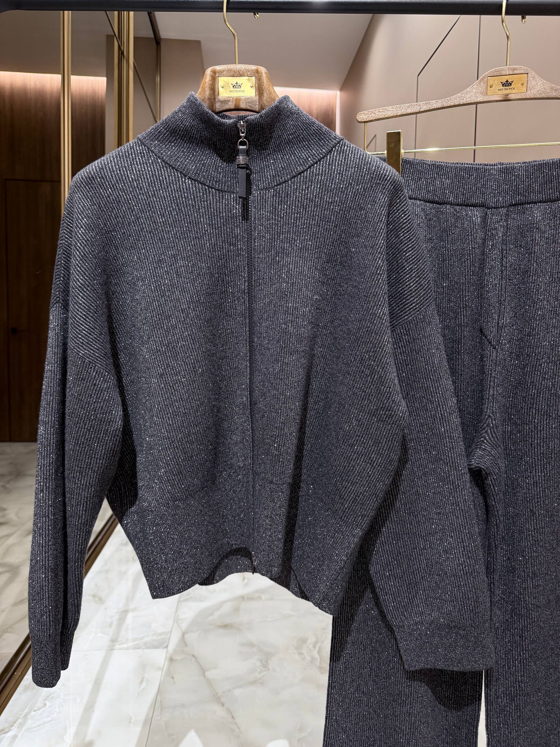 BRUNELLO CUCINELLI Женский костюм с люрексовой нитью