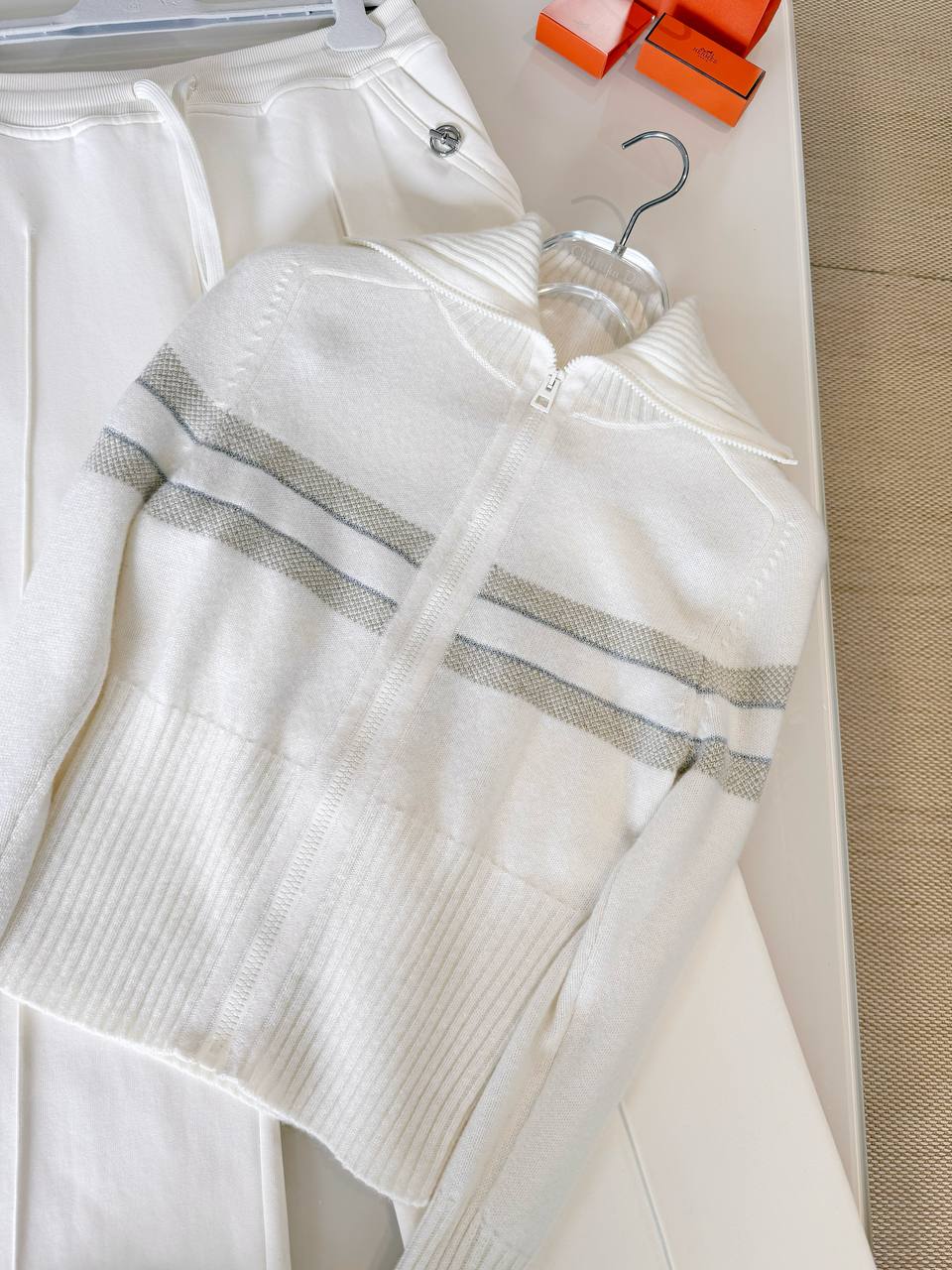 CHRISTIAN DIOR Женская толстовка CHRISTIAN DIOR Женская толстовка