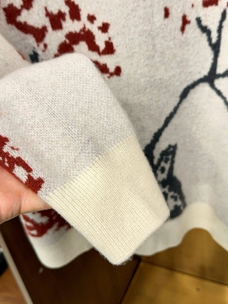 CHRISTIAN DIOR Женский свитер из кашемира CHRISTIAN DIOR Женский свитер из кашемира