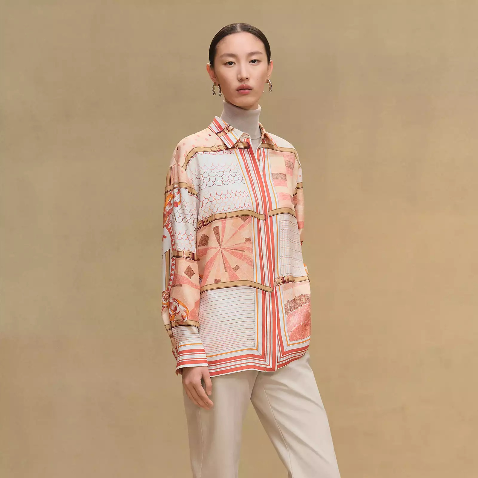 HERMES Женская рубашка из шелка HERMES Женская рубашка из шелка