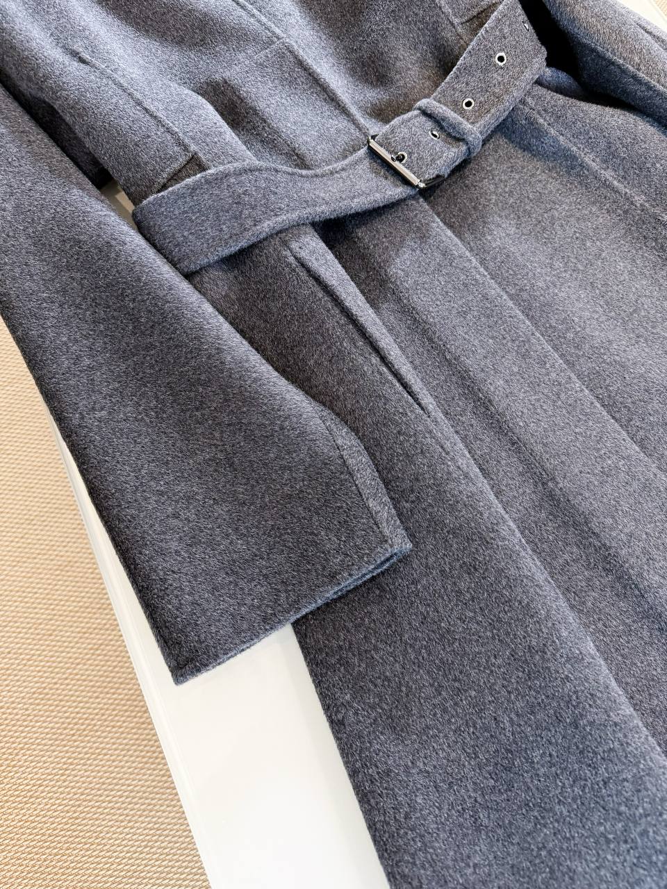 CHRISTIAN DIOR Женское пальто из кашемира  CHRISTIAN DIOR Женское пальто из кашемира