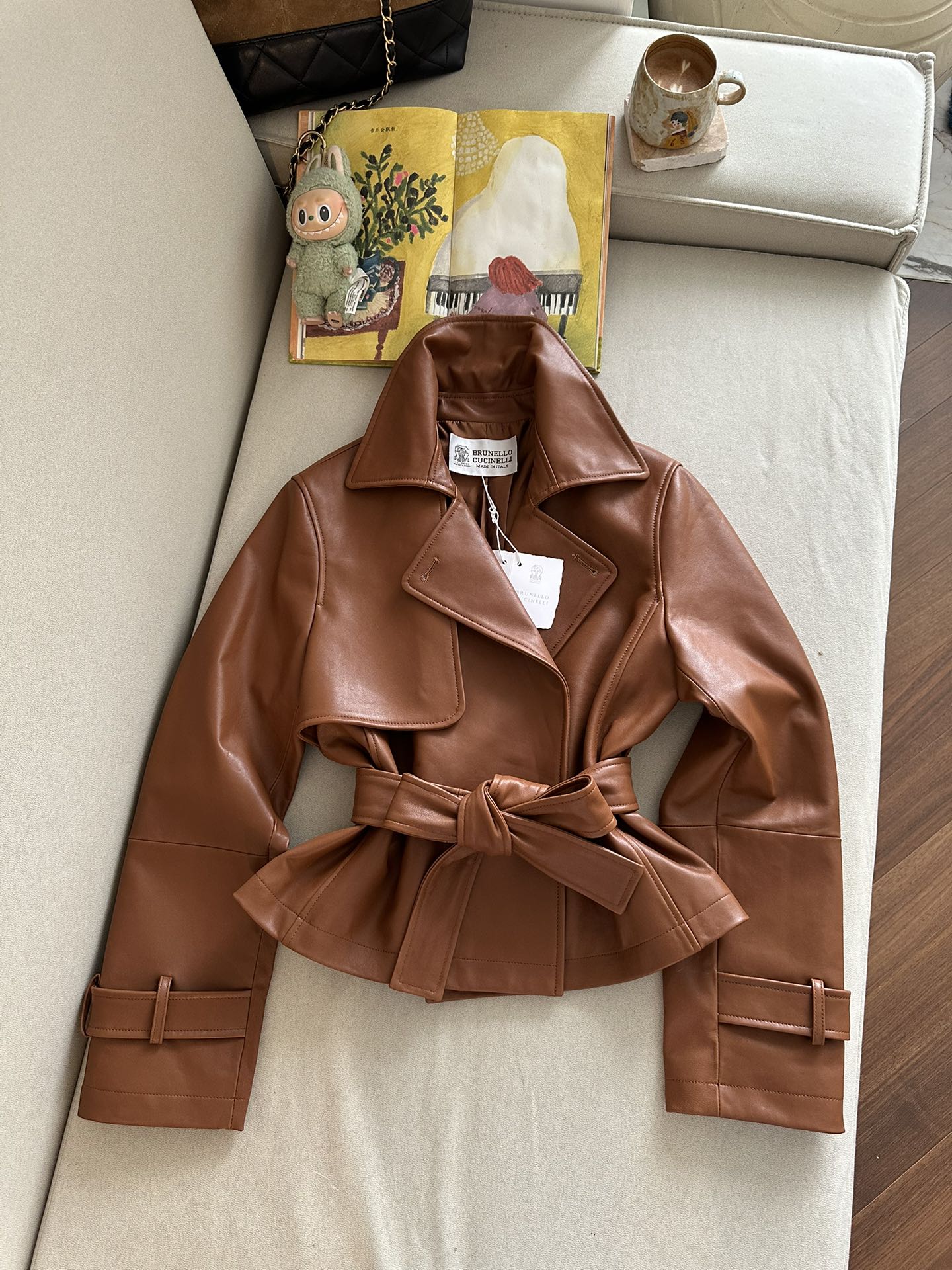 BRUNELLO CUCINELLI Женская куртка из кожи с поясом BRUNELLO CUCINELLI Женская куртка из кожи с поясом