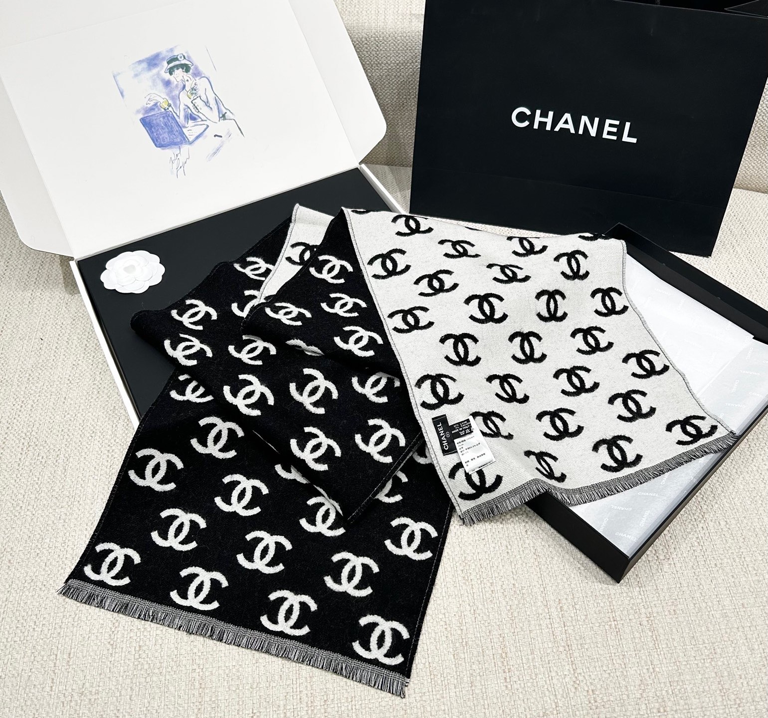 CHANEL Женский шарф CHANEL Женский шарф