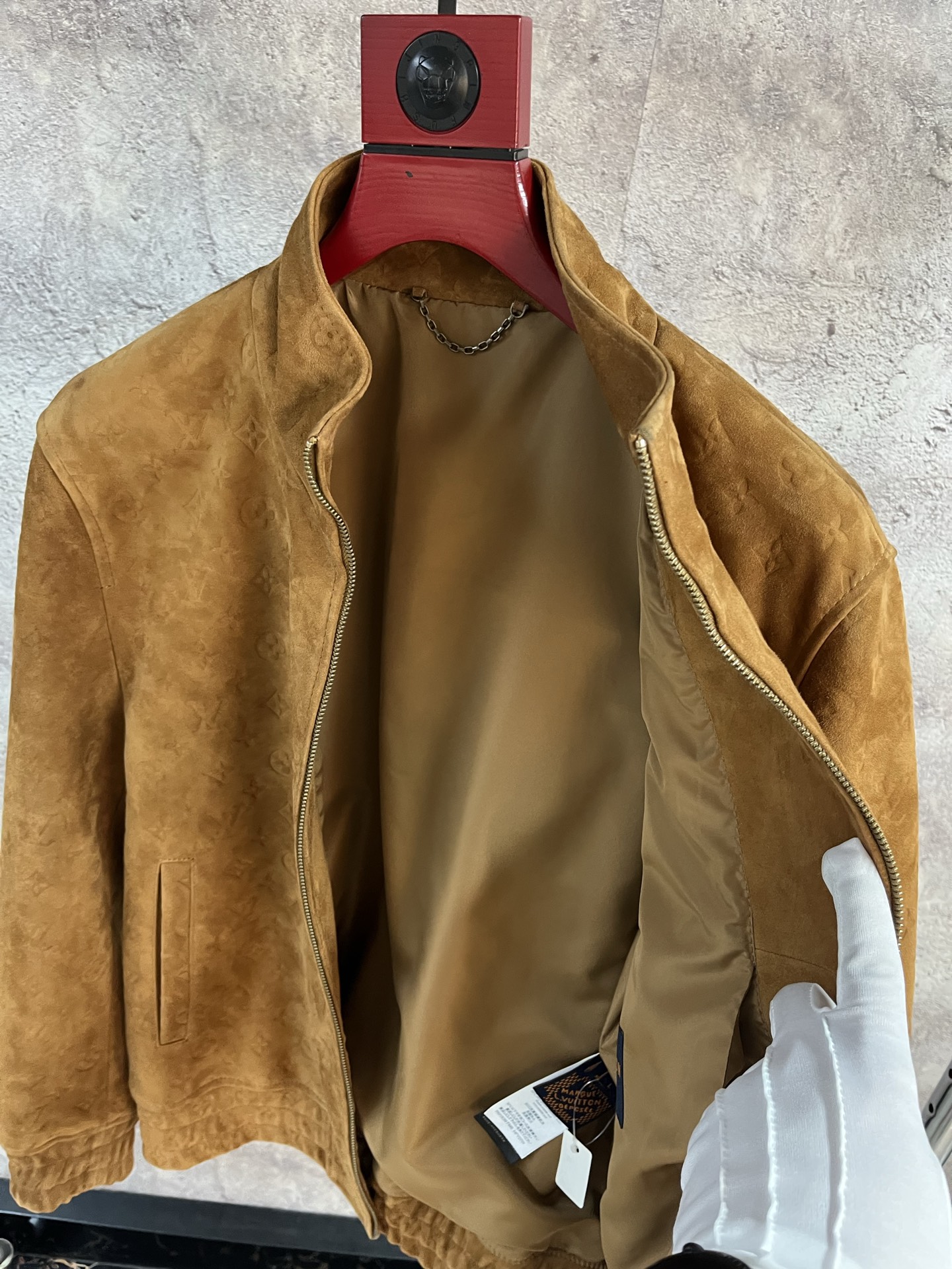 LOUIS VUITTON Мужская куртка из замши LOUIS VUITTON Мужская куртка из замши