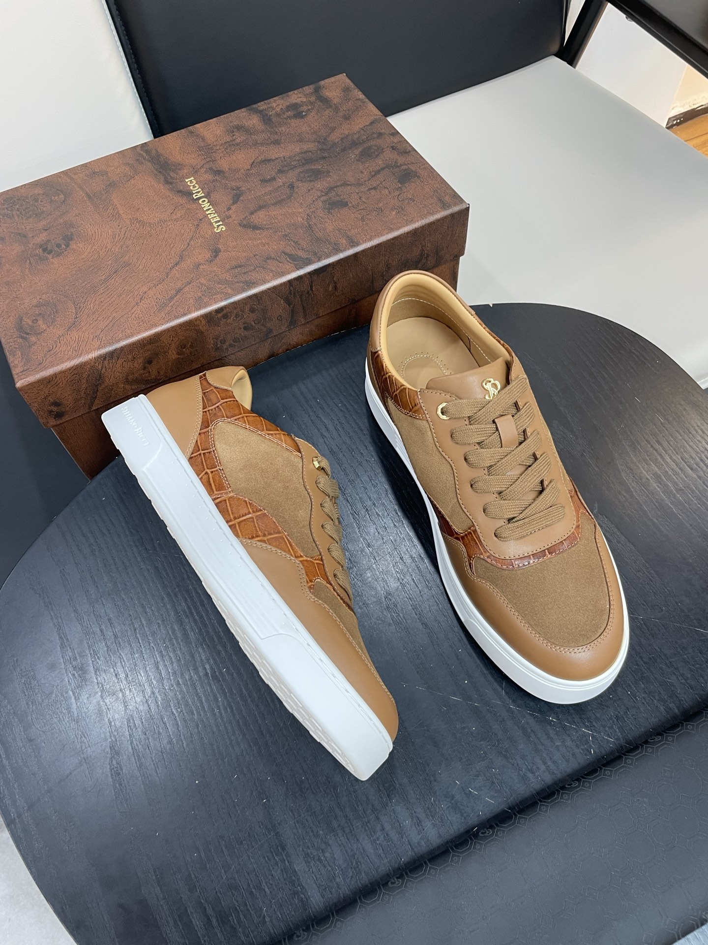 STEFANO RICCI Мужские кроссовки с комбинированным верхом из гладкой кожи и бархатистой замши 