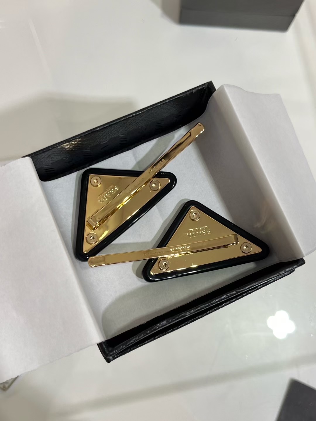 PRADA Женская заколка шпилька