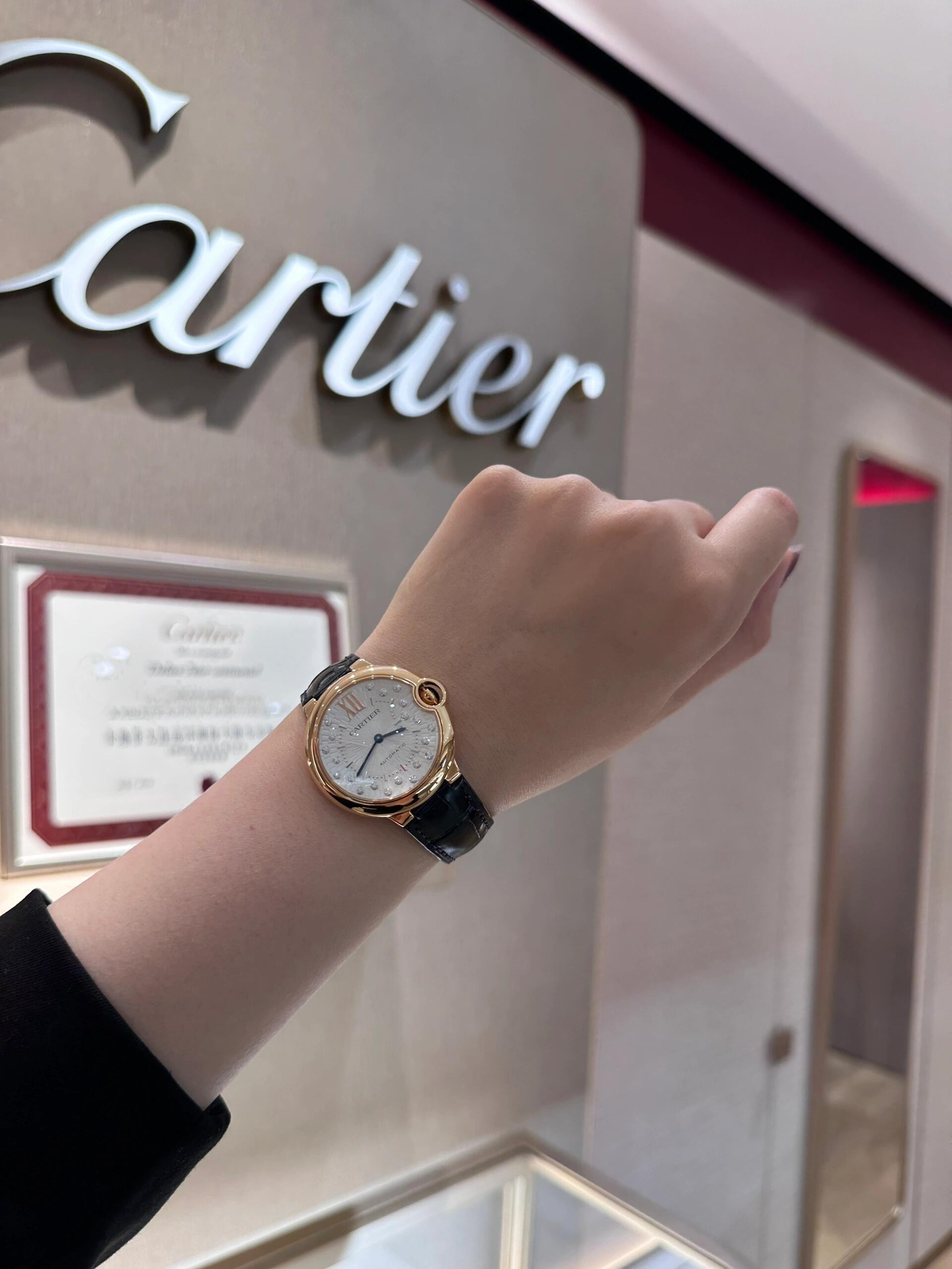 CARTIER Женские часы Cartier Ballon Bleu 33 WGBB0052 CARTIER Женские часы Cartier Ballon Bleu 33 WGBB0052