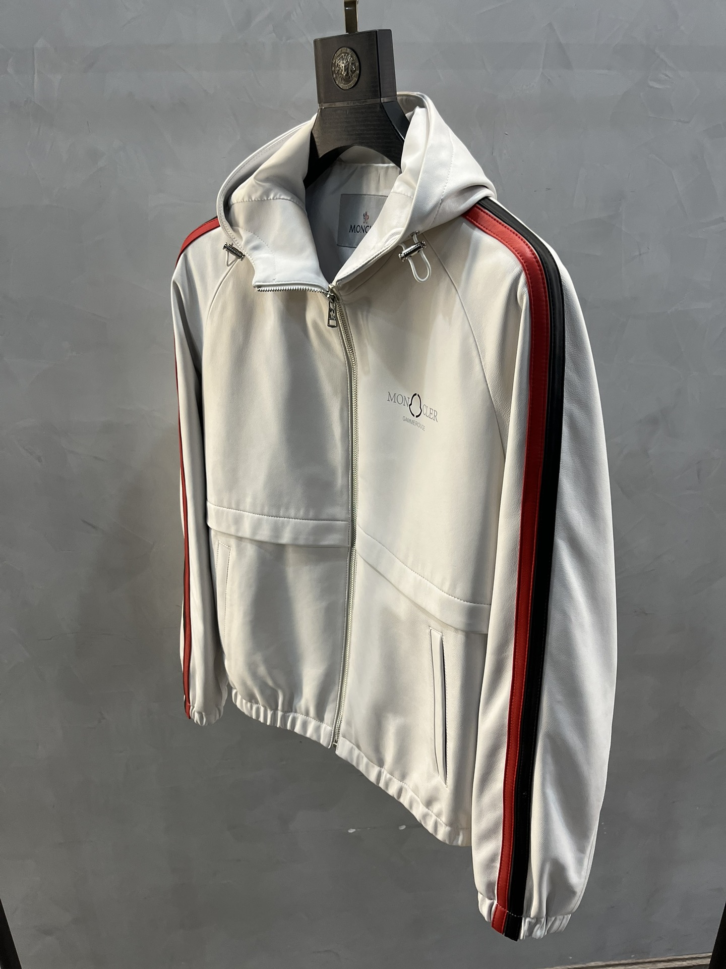 MONCLER Мужская кожаная куртка  MONCLER Мужская кожаная куртка