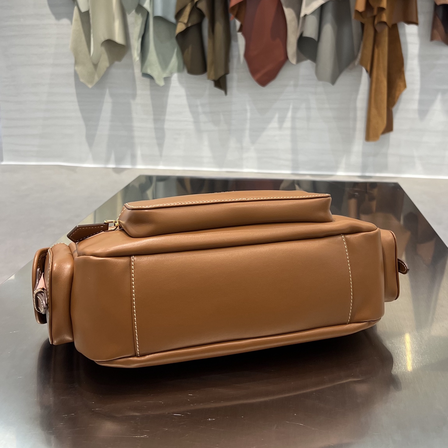 MIU MIU Женская сумка Nappa Leather Pocket MIU MIU Женская сумка Nappa Leather Pocket