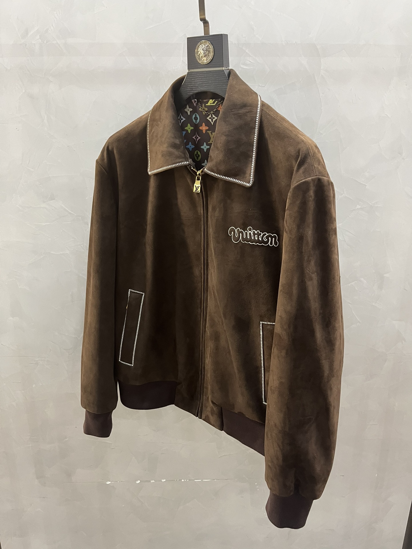 LOUIS VUITTON Мужская куртка из замши LOUIS VUITTON Мужская куртка из замши