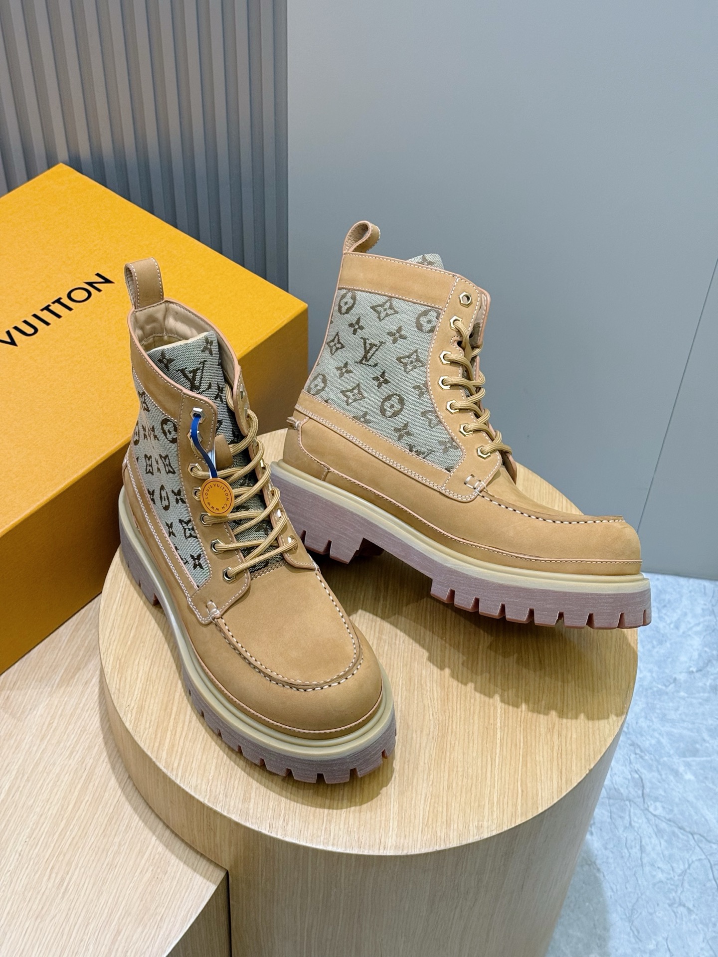 LOUIS VUITTON Мужские ботинки  LOUIS VUITTON Мужские ботинки