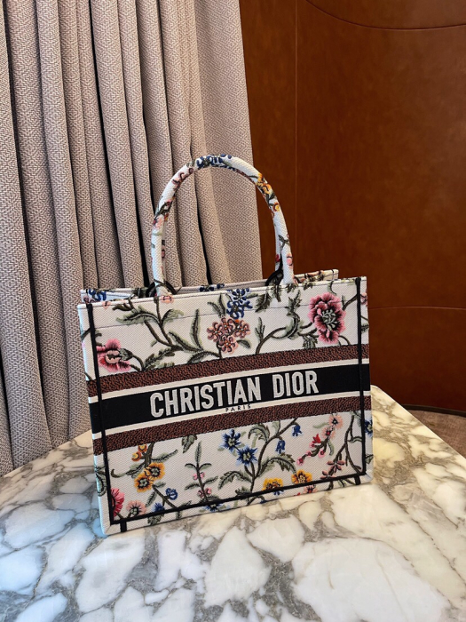 CHRISTIAN DIOR Женская сумка Dior Book Tote Flowers