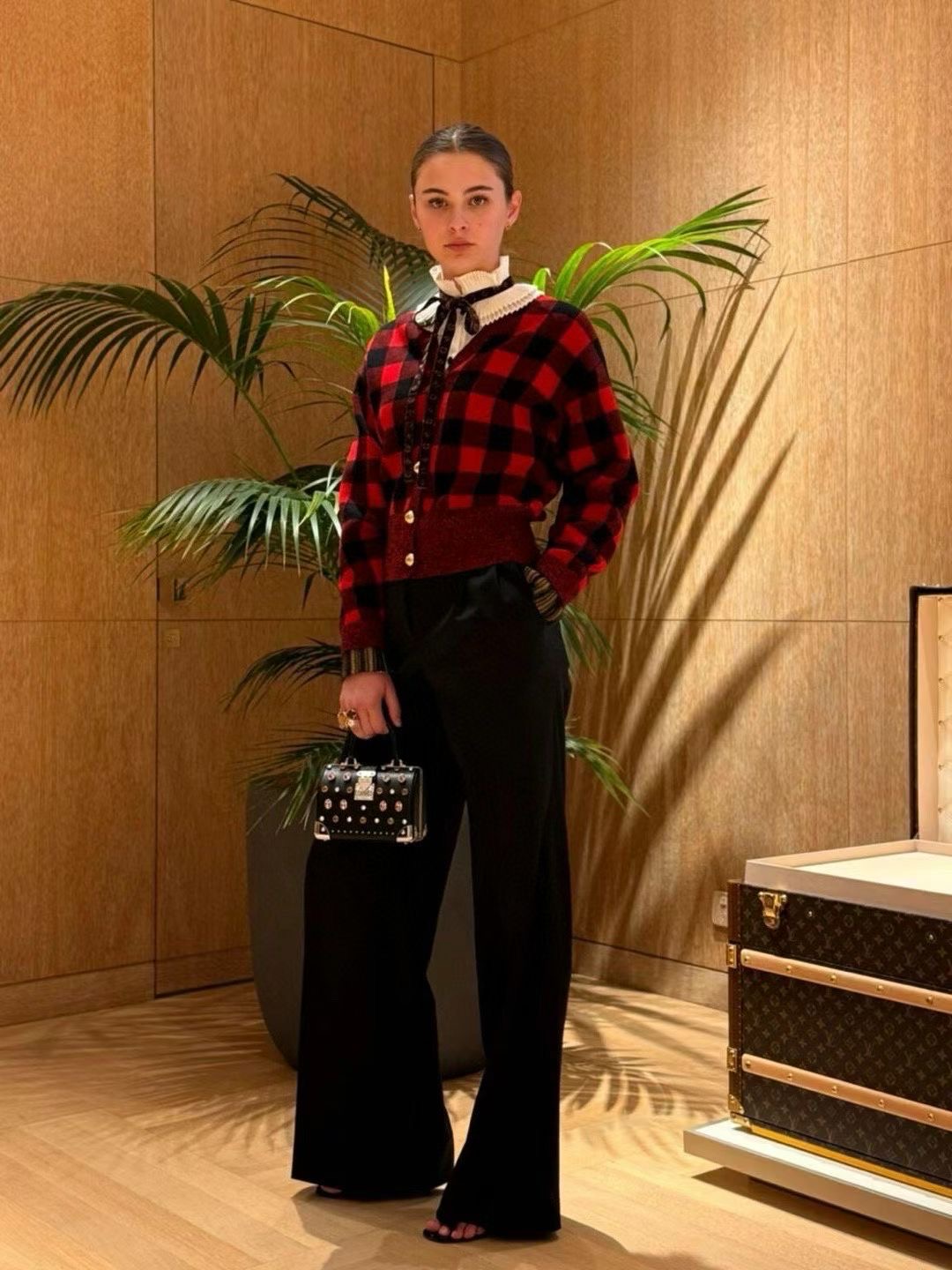 LOUIS VUITTON Женский кардиган  LOUIS VUITTON Женский кардиган