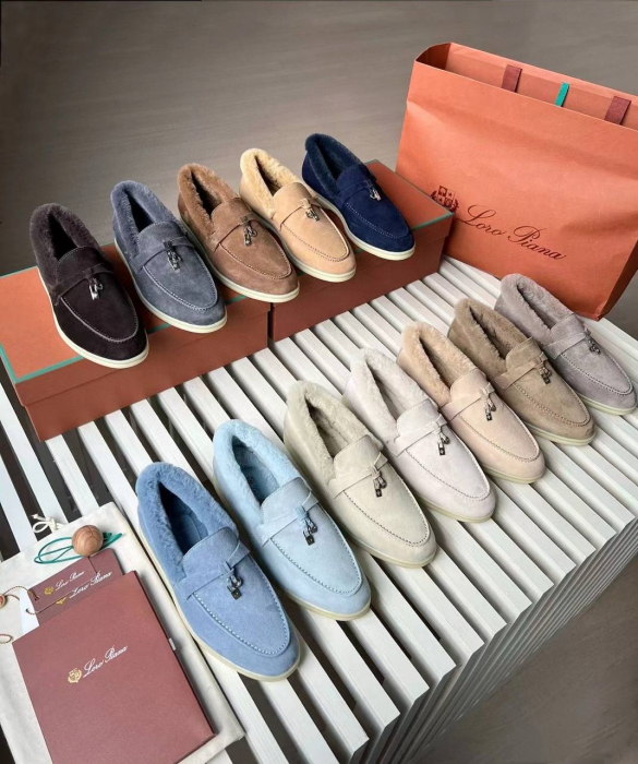  LORO PIANA Женские лоферы Charms Walk