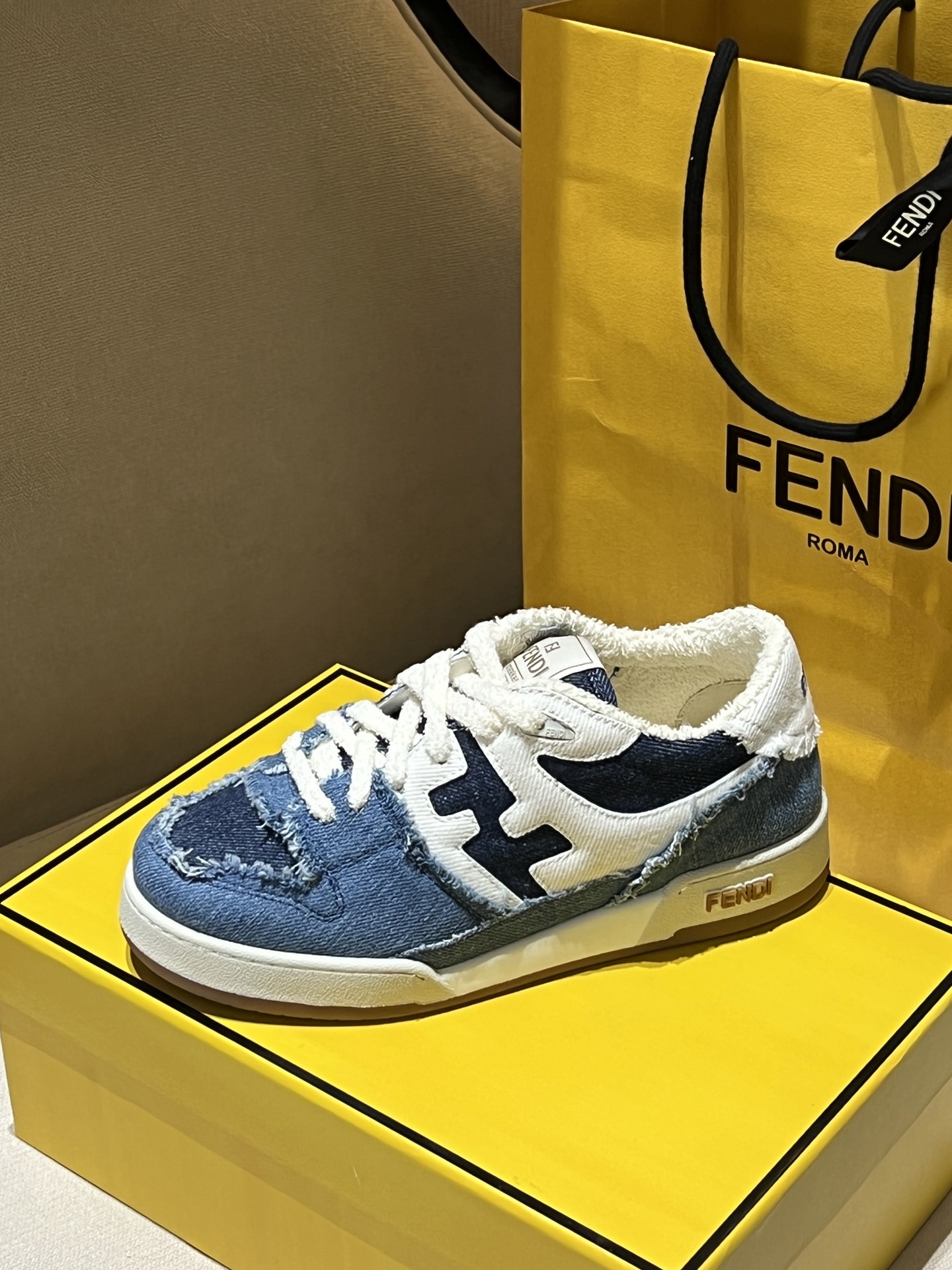 FENDI Кроссовки из денима FENDI Кроссовки из денима