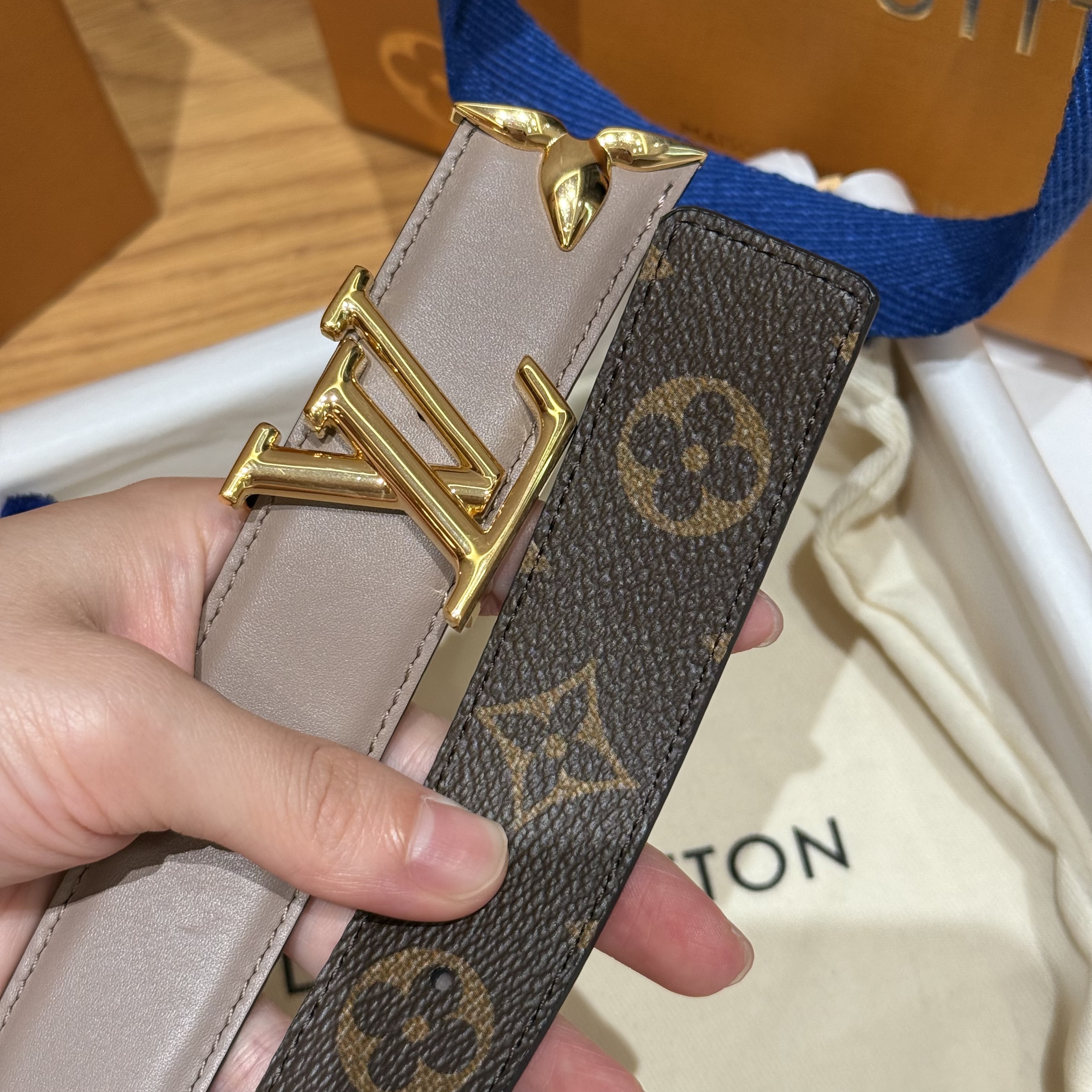 LOUIS VUITTON Женский ремень 