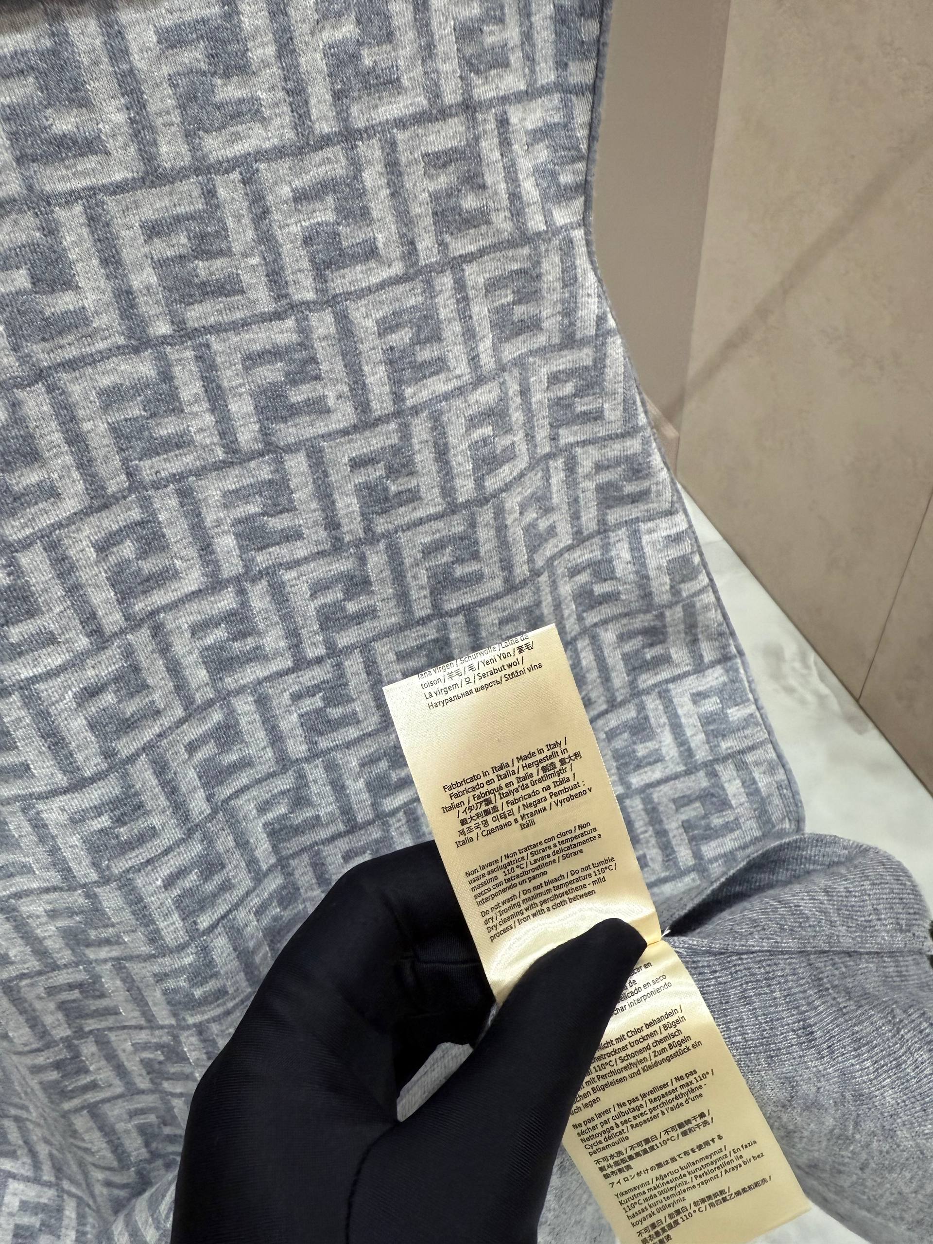 FENDI Женское платье из шерсти FENDI Женское платье из шерсти