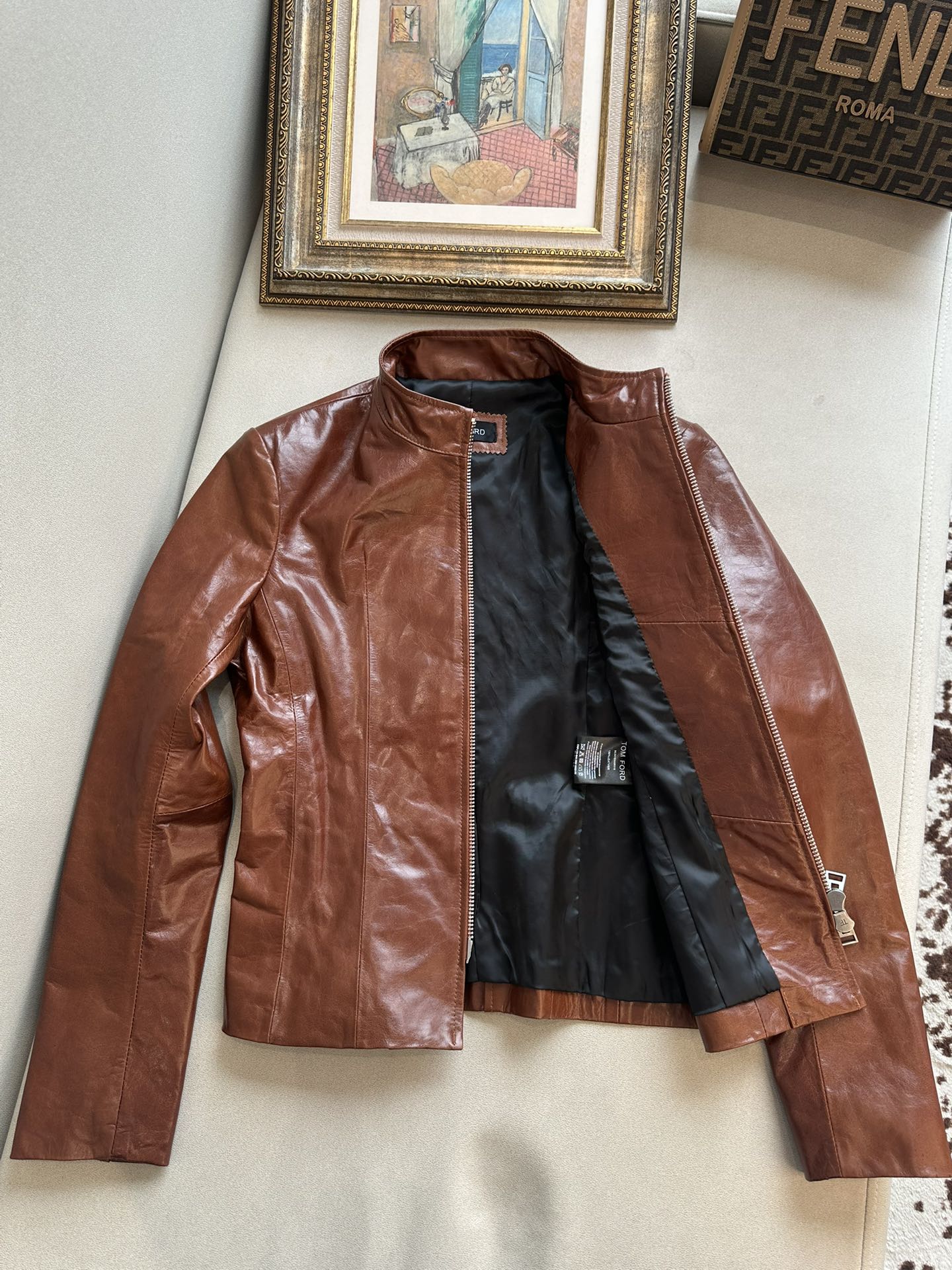 TOM FORD Женская куртка из коровьей кожи TOM FORD Женская куртка из коровьей кожи