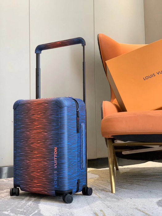  LOUIS VUITTON Чемодан Horizon 55 на колесах