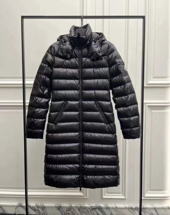 MONCLER Женский пуховик Moka