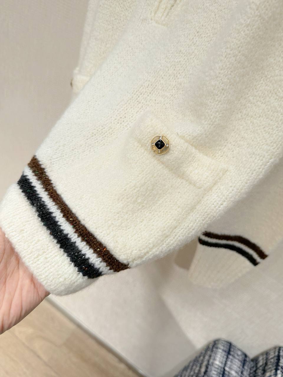 CHANEL Женский пуловер из кашемира CHANEL Женский пуловер из кашемира