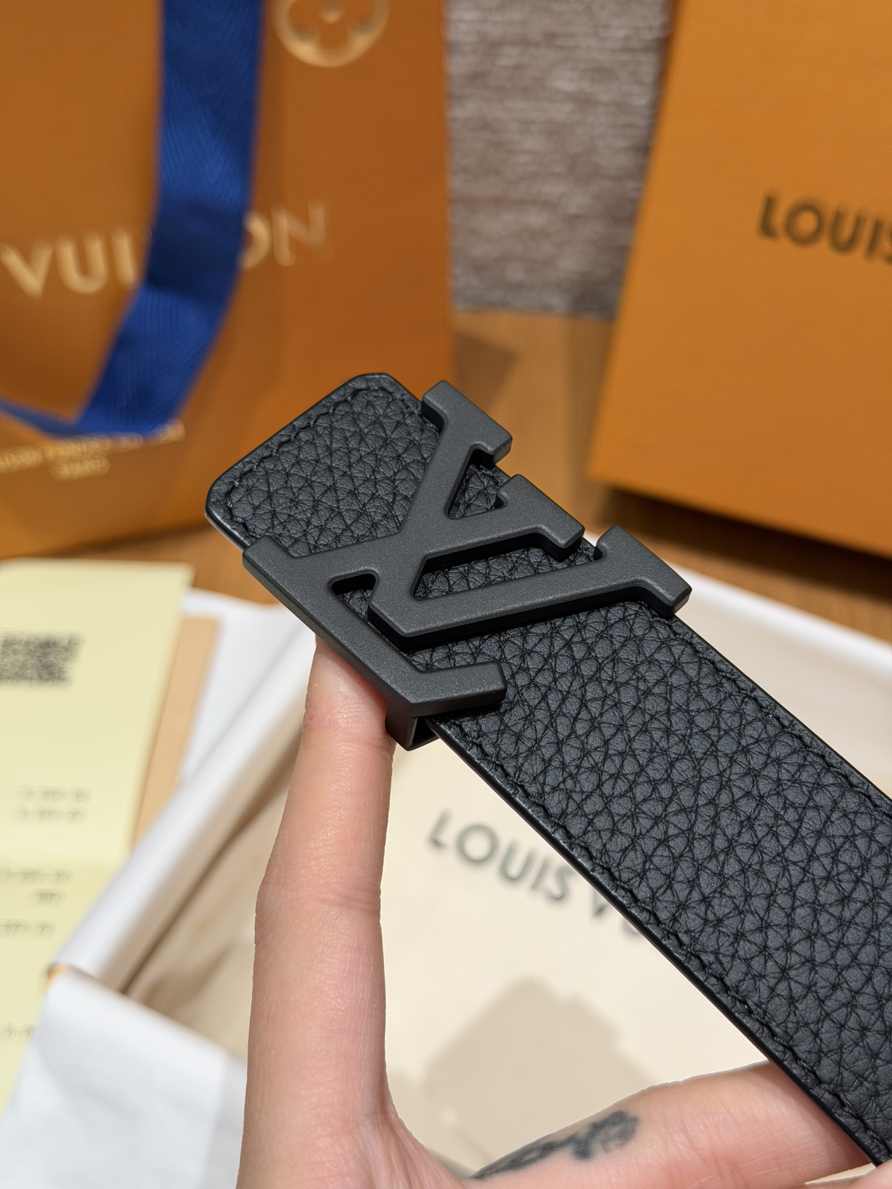 LOUIS VUITTON Мужской ремень 