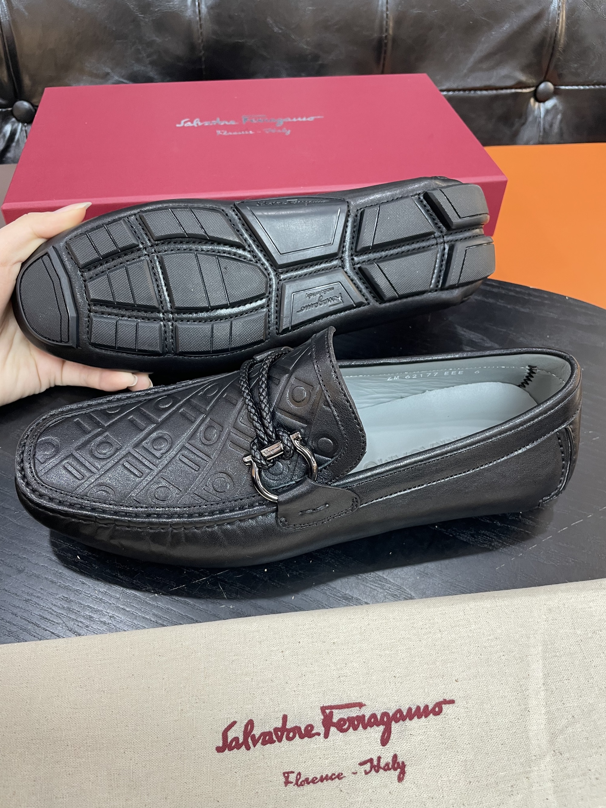 SALVATORE FERRAGAMO Мужские мокасины из коровьей кожи