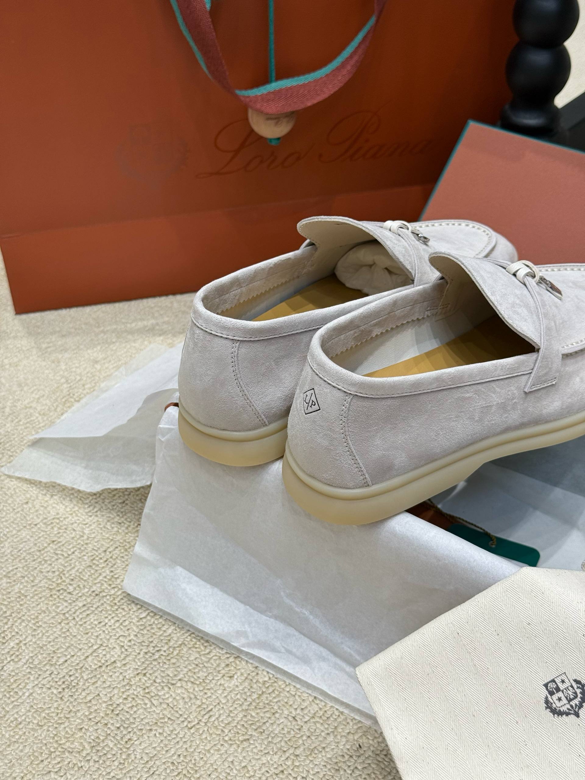 LORO PIANA Женские лоферы LORO PIANA Женские лоферы