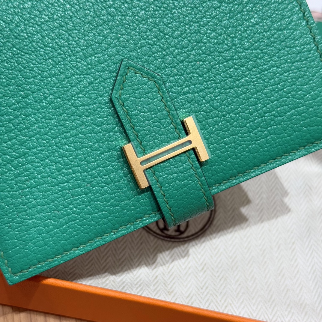 HERMES Кошелёк Bearn 12 см 0T/Vert comics Chèvre HERMES Кошелёк Bearn 12 см 0T/Vert comics Chèvre