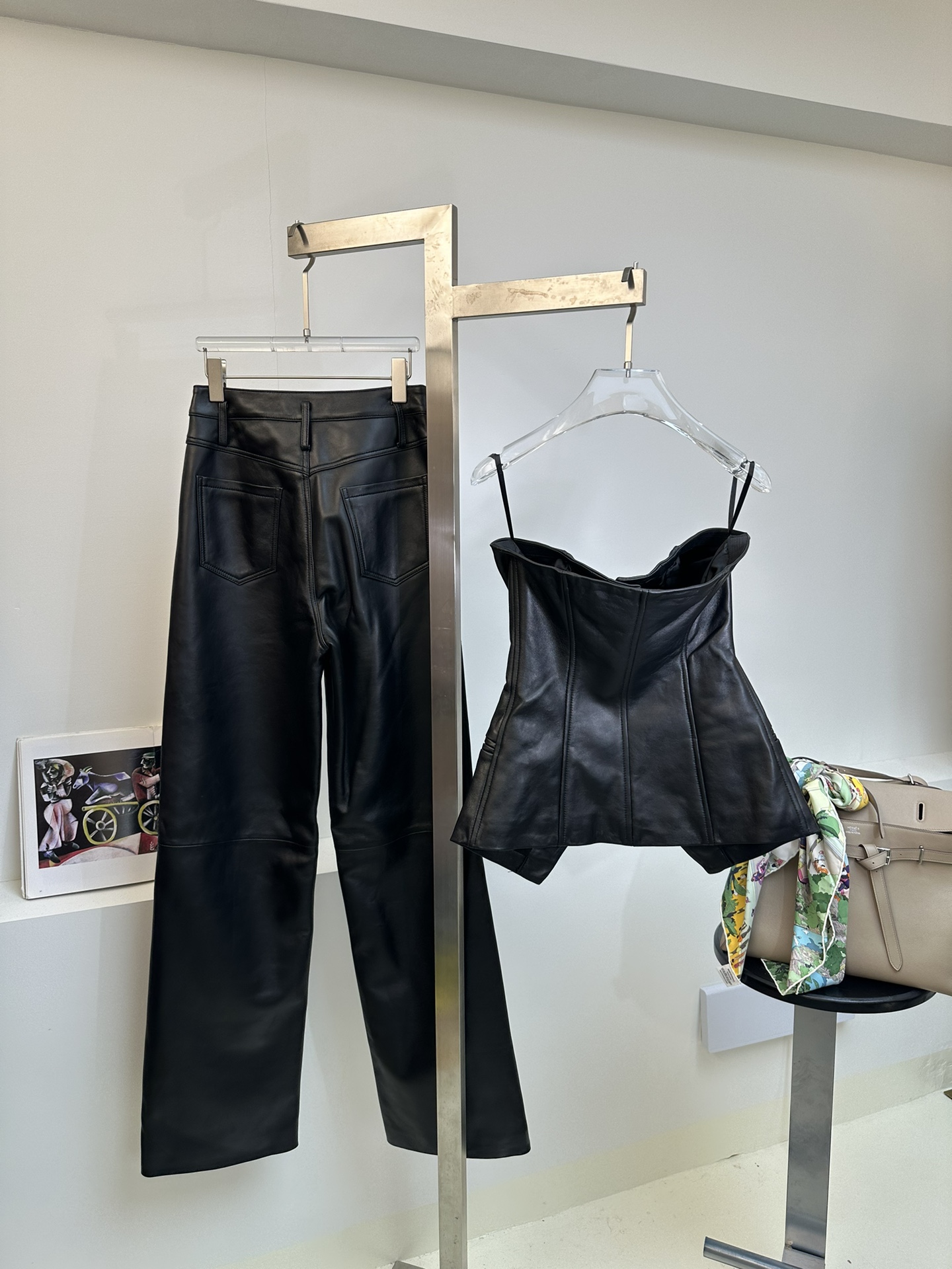 SAINT LAURENT Женский кожаный костюм SAINT LAURENT Женский кожаный костюм