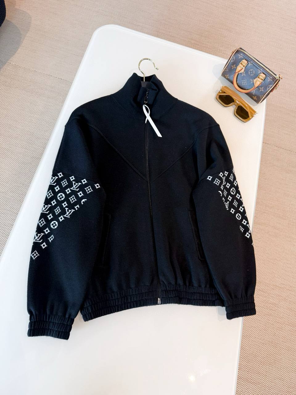 LOUIS VUITTON Женская толстовка LOUIS VUITTON Женская толстовка