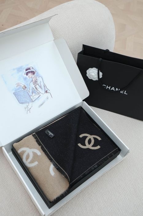 CHANEL Женский двусторонний шарф из кашемира