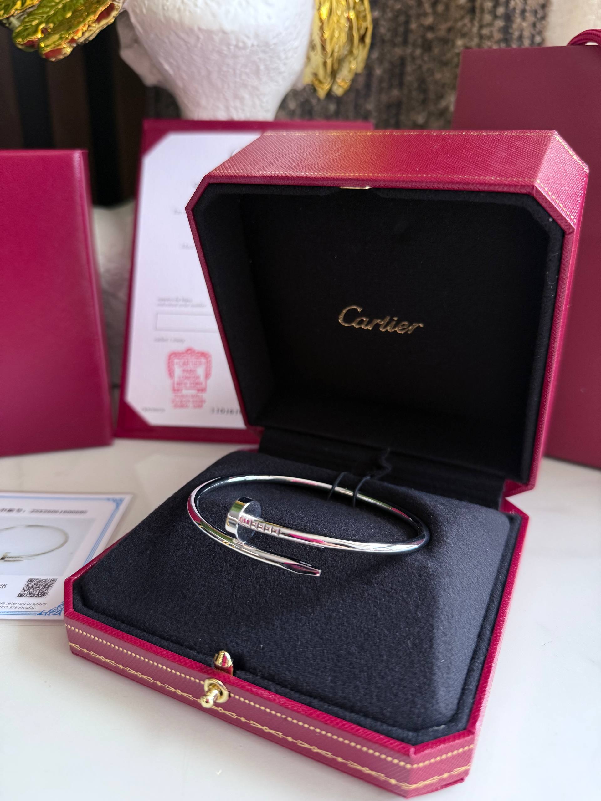 CARTIER Браслет Juste un Clou белое золото CARTIER Браслет Juste un Clou белое золото