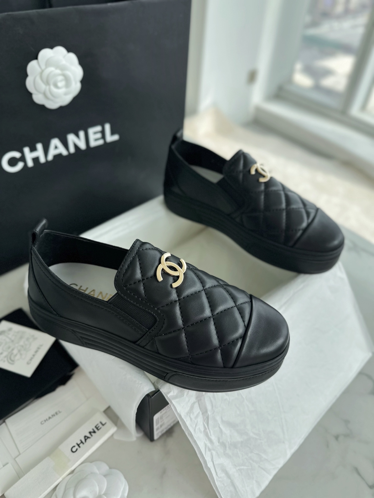 CHANEL Женские мокасины из кожи ягненка