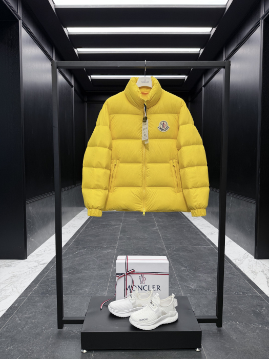 MONCLER Женский пуховик Citala
