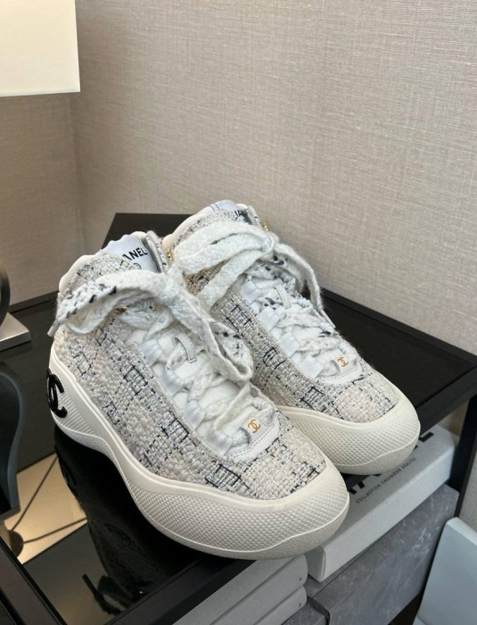 CHANEL Женские кроссовки