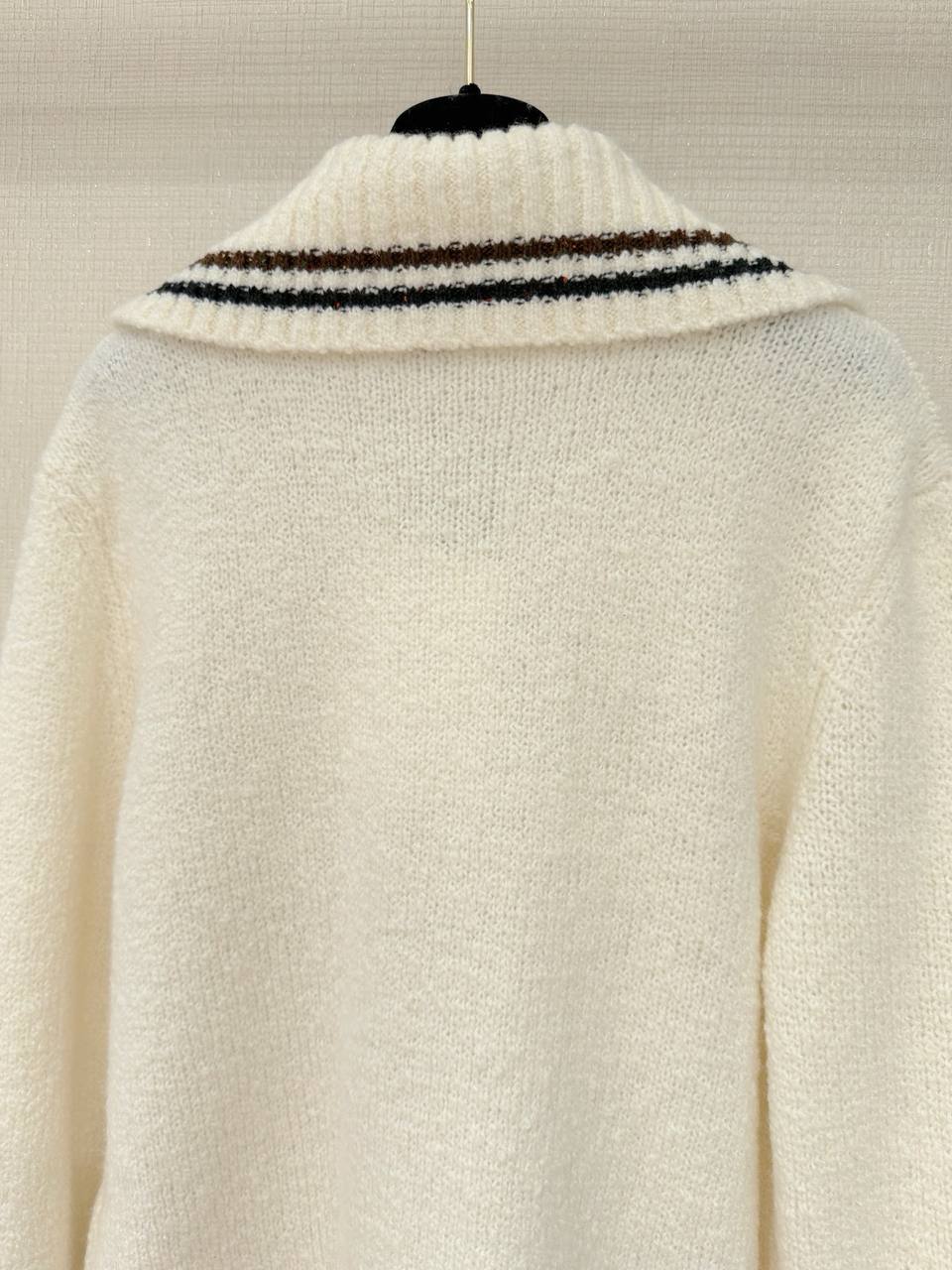 CHANEL Женский пуловер из кашемира CHANEL Женский пуловер из кашемира