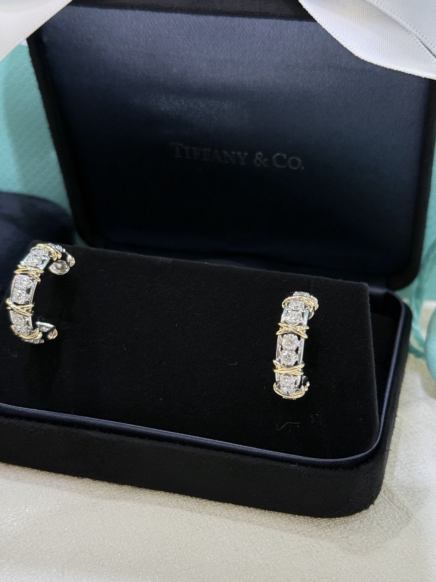 TIFFANY Серьги Sixteen Stone белое и желтое золото с бриллиантами TIFFANY Серьги Sixteen Stone белое и желтое золото с бриллиантами